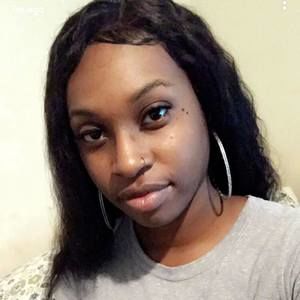 Meet your Posher, Alexis